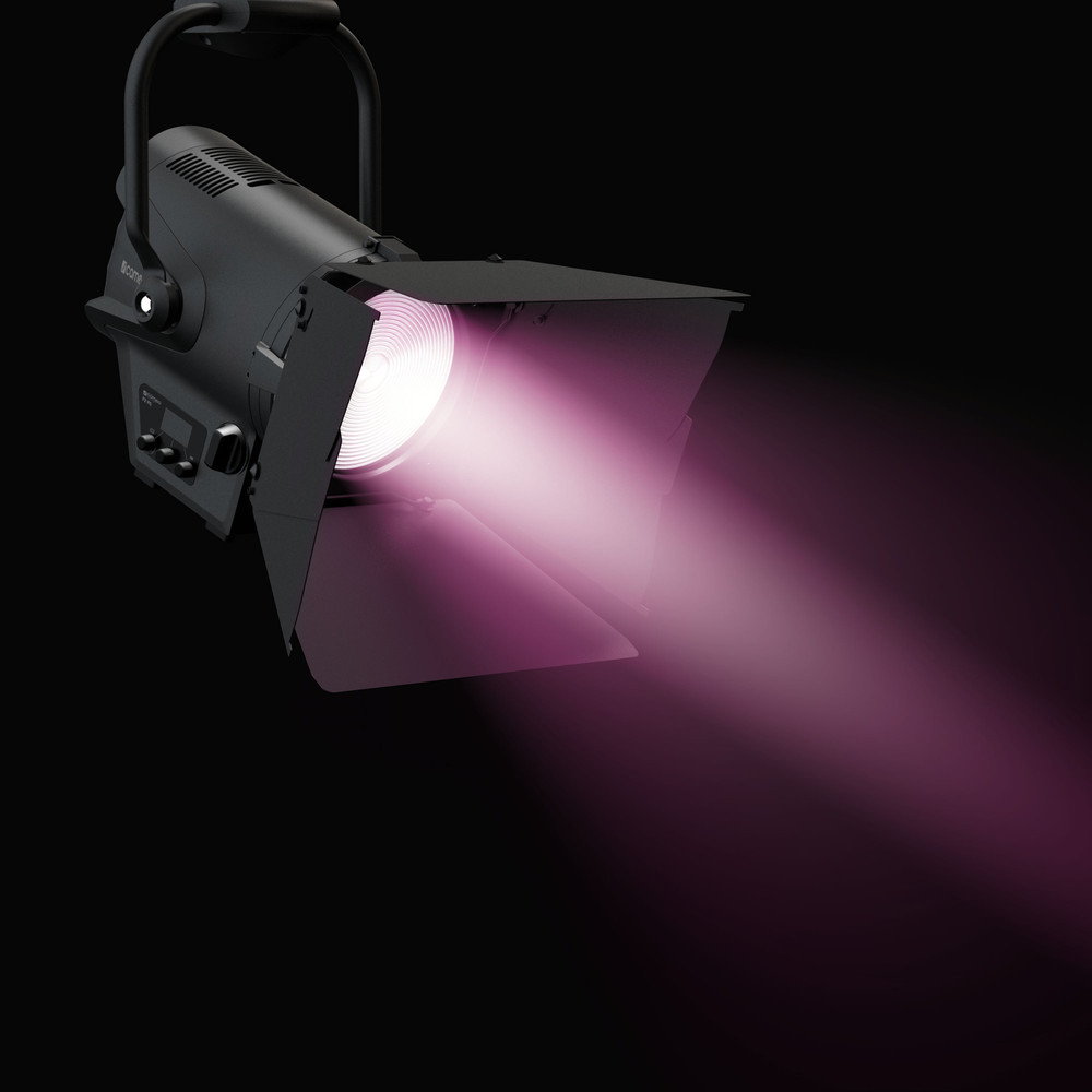 Cameo F2 FC PO Stangenbedienbares Fresnel-Spotlight mit RGBW-LED