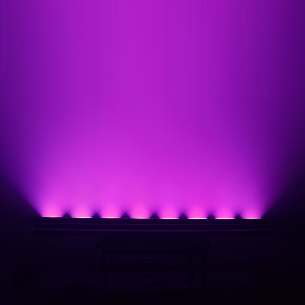 Cameo PIXBAR 650 C PRO Professionelle 8 x 30 W COB LED Bar
