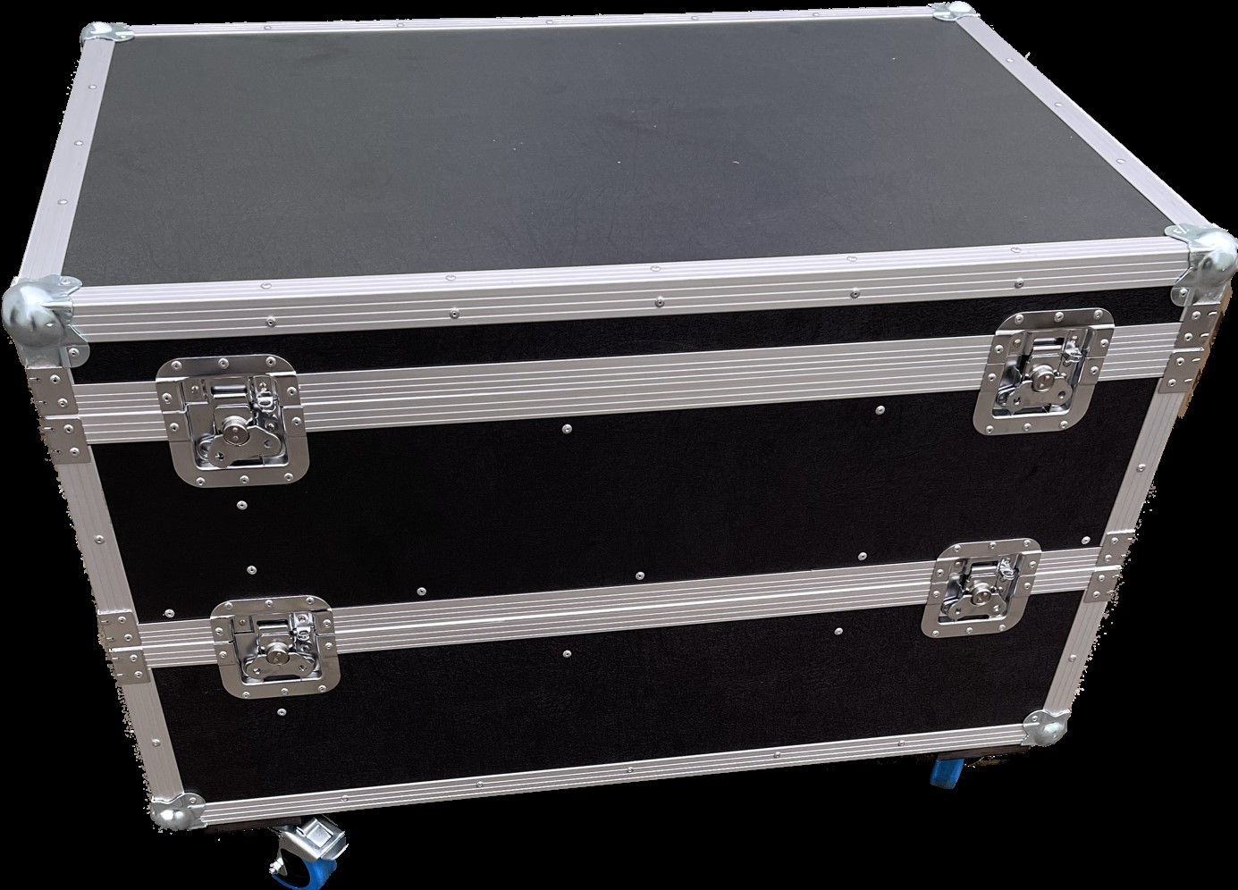 24 Stück Cameo ROOT PAR 6 inkl. IR-Fernbedienung mit Case