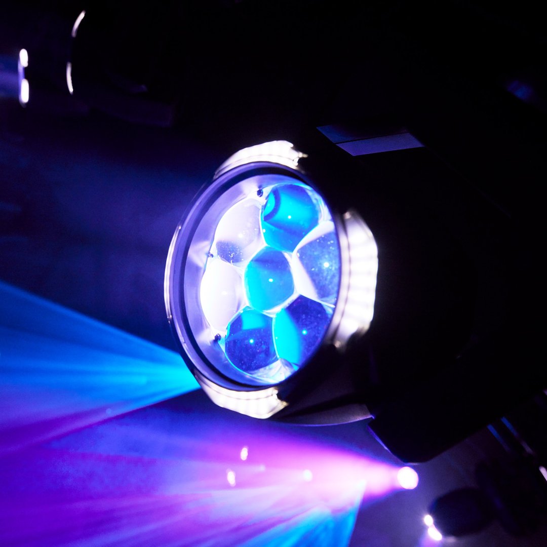 Cameo  AZOR W2  Kompakter Wash Moving Head