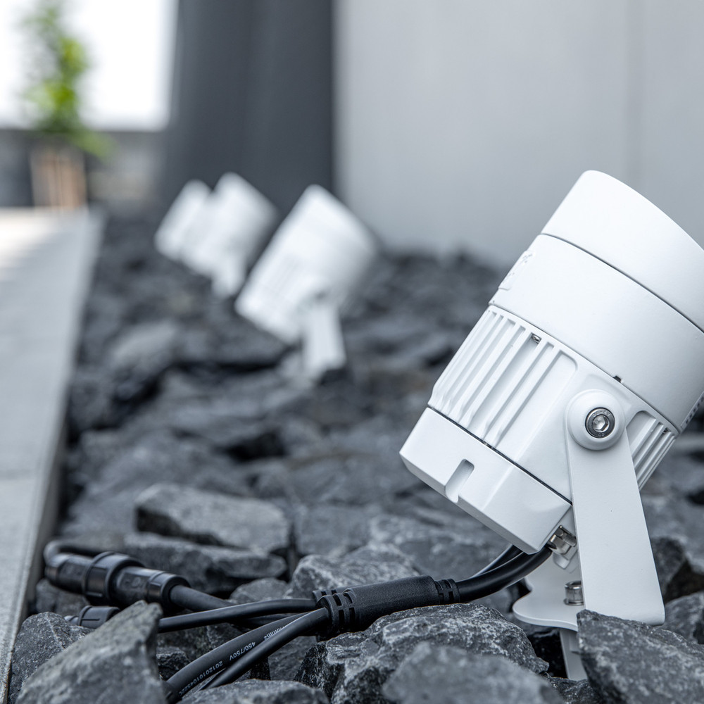 Cameo Q-SPOT 40i Kompakter IP65 Outdoor-Spot mit 40W RGBA-LED